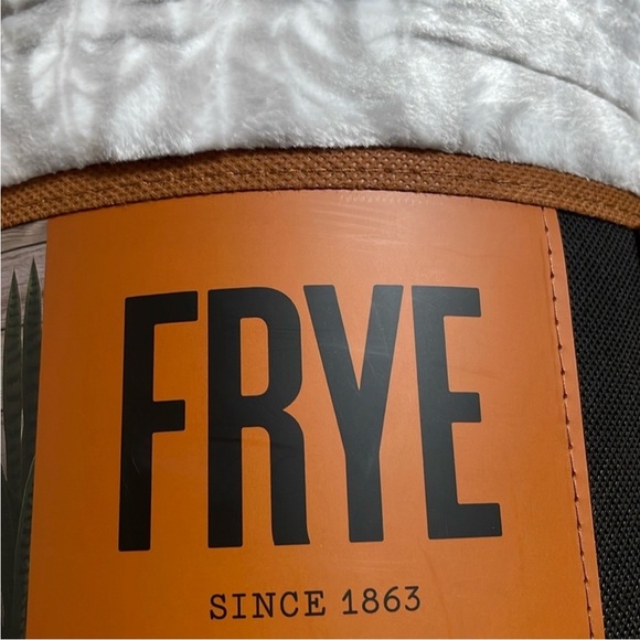 Frye - Plush Blanket - Picture 2 of 4
